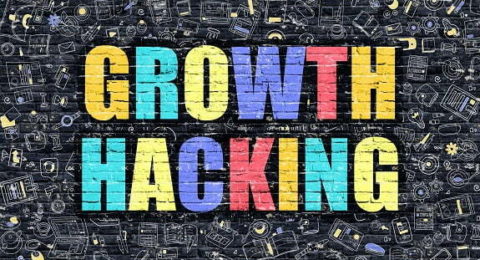 renkli harflerle growth hacking
